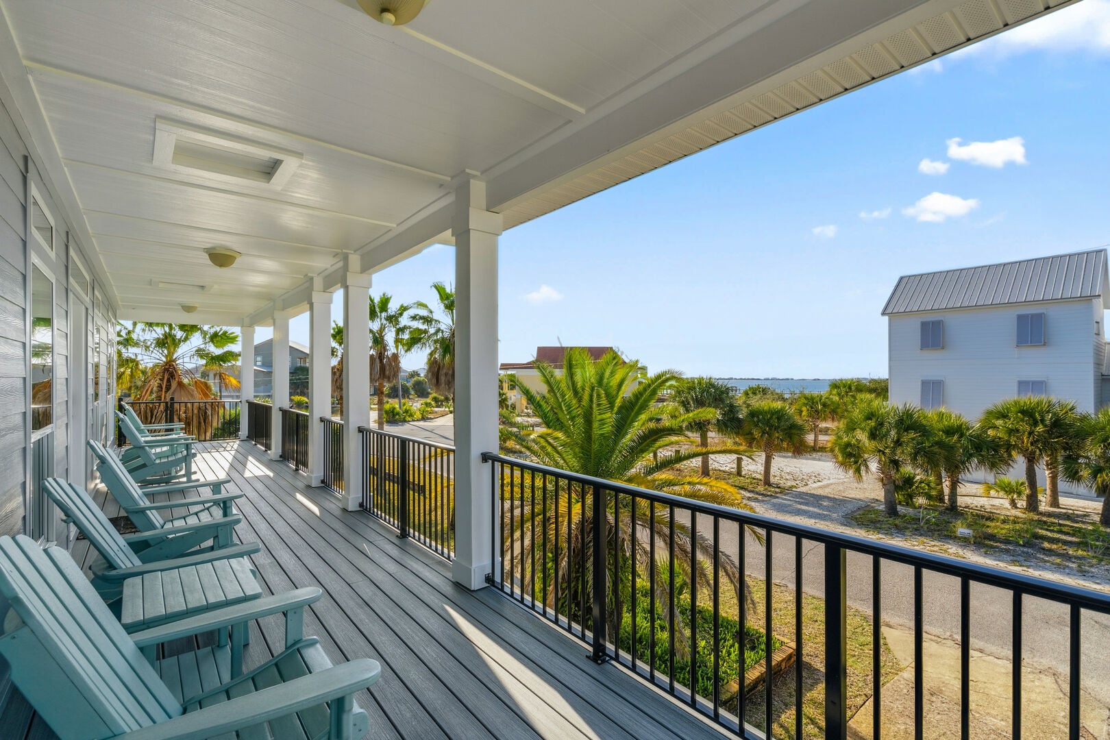 Family Tides Beach House photo 2