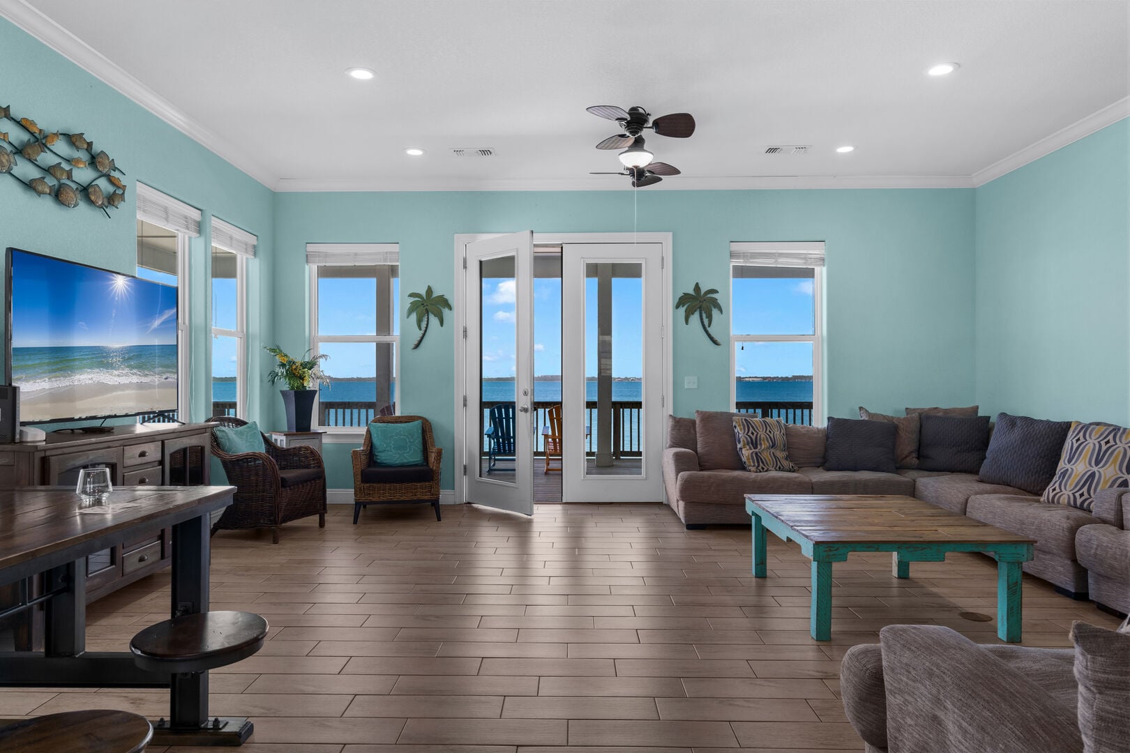 Baywatch Beach House photo 9