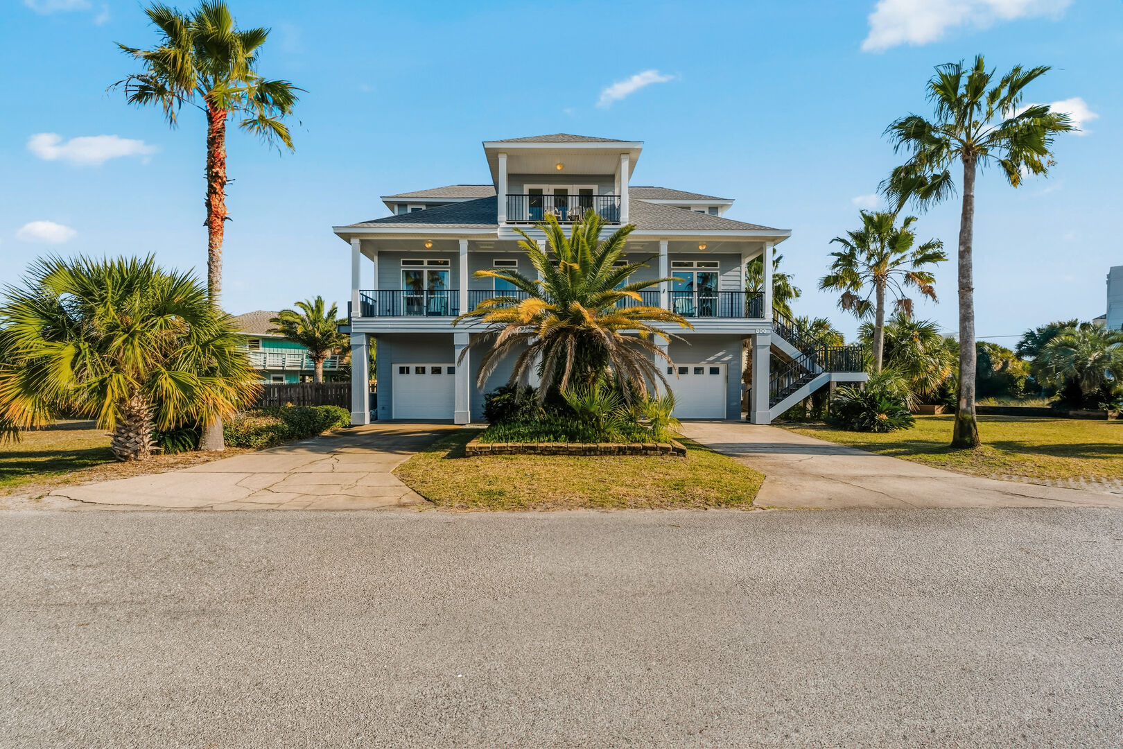 Family Tides Beach House photo 1
